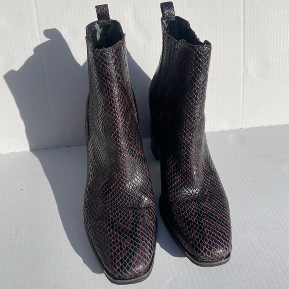 Marc Fisher Taline Snakeskin Ankle Booties | Size 9.5 - Picture 3 of 8